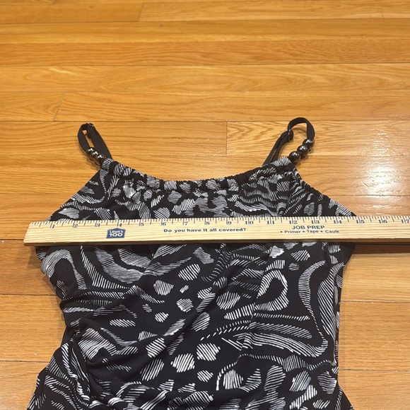 Magicsuit women’s composition Lisa one piece swimsuit size 14. - Picture 8 of 10